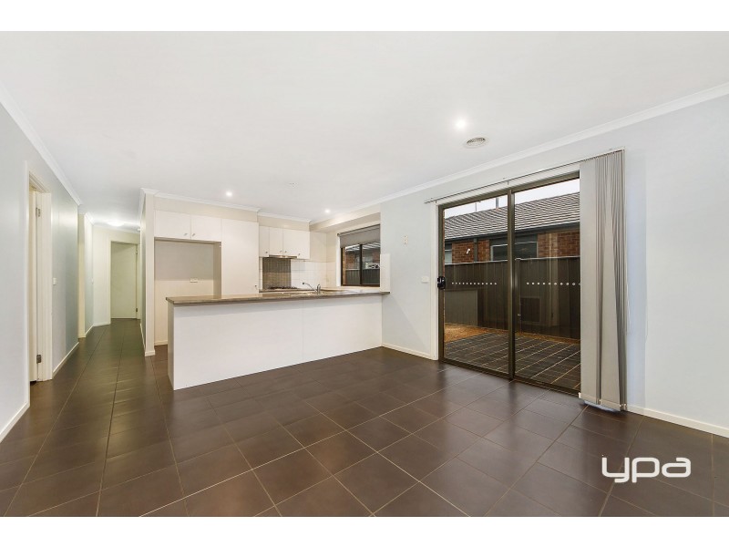 9 Ormesby Place, Deer Park VIC 3023