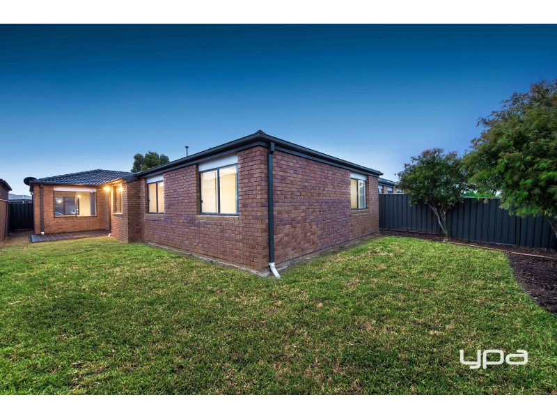 9 Ormesby Place, Deer Park VIC 3023