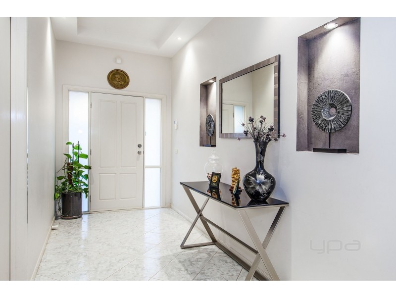 14 Hurlingham Place, Caroline Springs VIC 3023