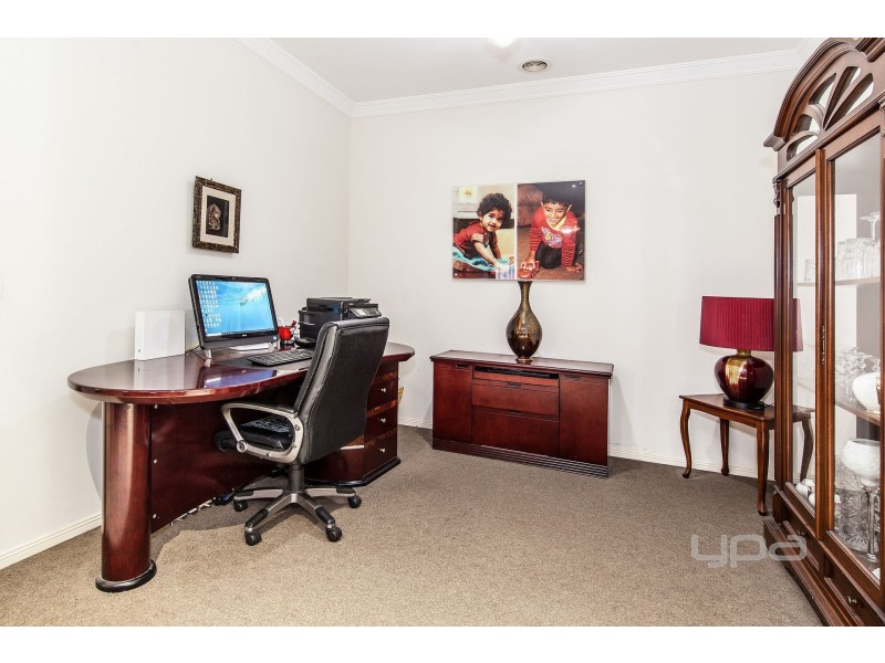 14 Hurlingham Place, Caroline Springs VIC 3023