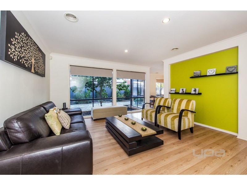 7 Narooma Avenue, Burnside VIC 3023