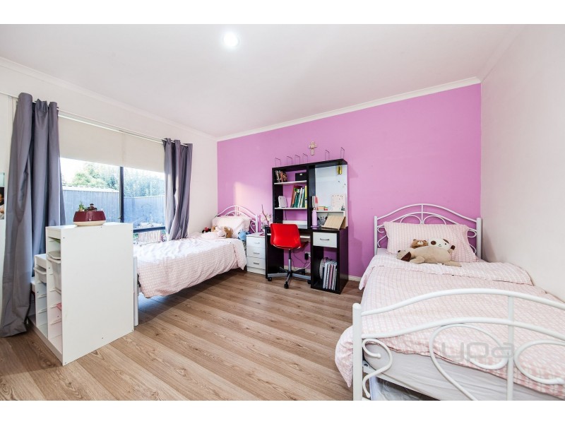 7 Narooma Avenue, Burnside VIC 3023