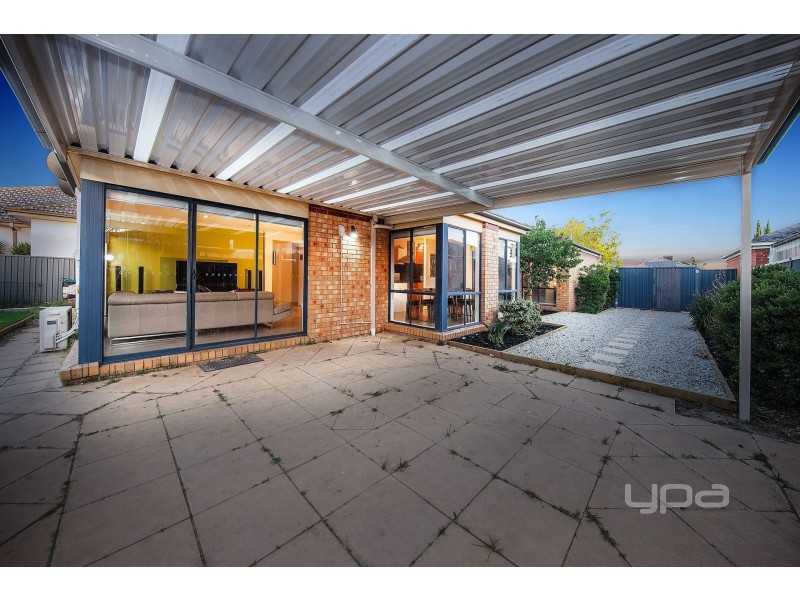 7 Narooma Avenue, Burnside VIC 3023