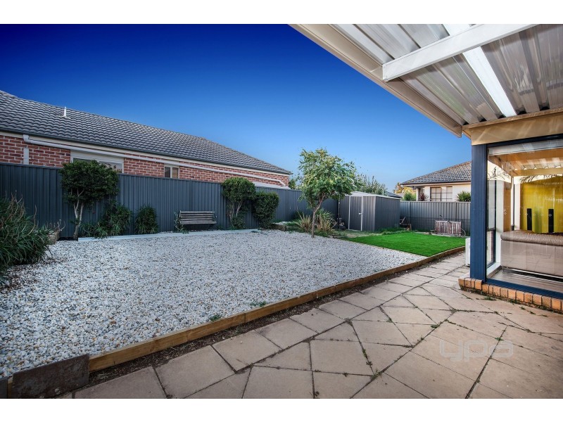 7 Narooma Avenue, Burnside VIC 3023