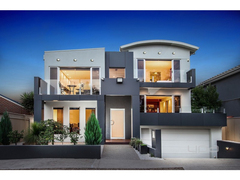 4 Fairbairn Way, Caroline Springs VIC 3023