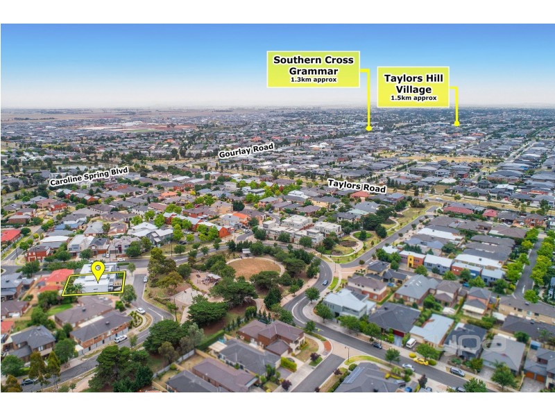 4 Fairbairn Way, Caroline Springs VIC 3023