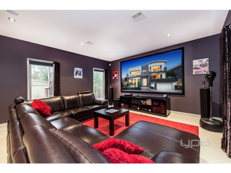 4 Fairbairn Way, Caroline Springs VIC 3023