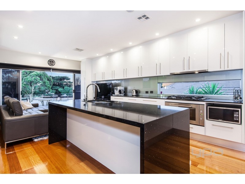 4 Fairbairn Way, Caroline Springs VIC 3023