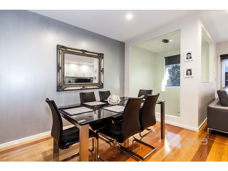 4 Fairbairn Way, Caroline Springs VIC 3023