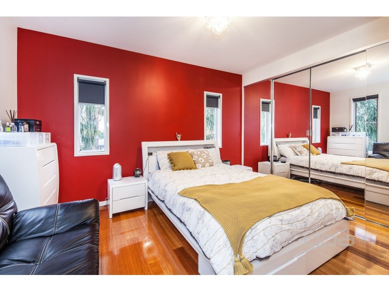 4 Fairbairn Way, Caroline Springs VIC 3023