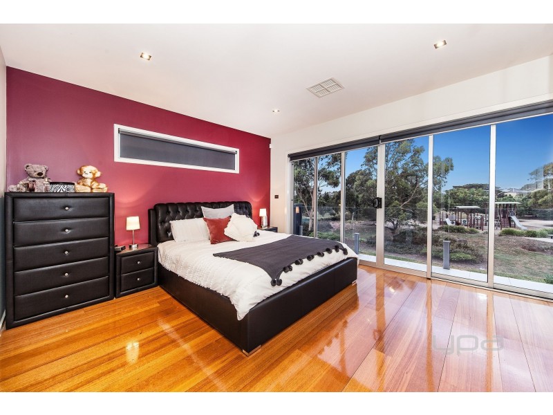 4 Fairbairn Way, Caroline Springs VIC 3023