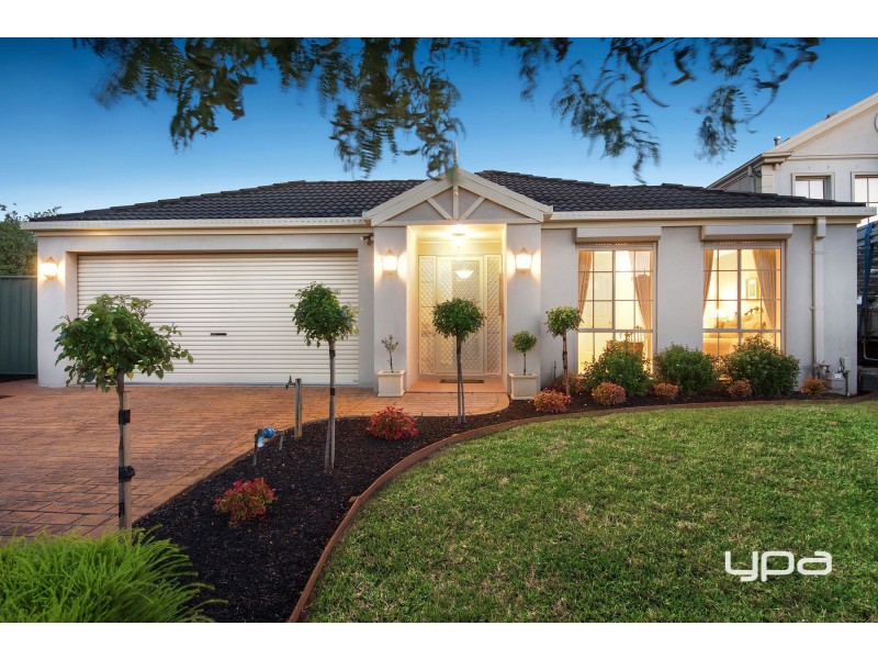 42 William Circuit, Caroline Springs VIC 3023