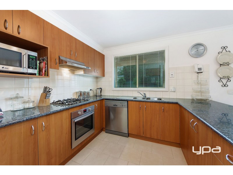 42 William Circuit, Caroline Springs VIC 3023