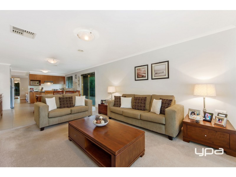 42 William Circuit, Caroline Springs VIC 3023