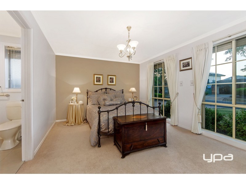 42 William Circuit, Caroline Springs VIC 3023