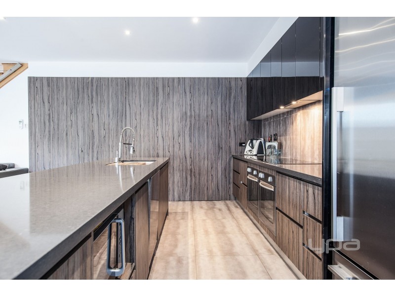 7 Monckton Place, Caroline Springs VIC 3023