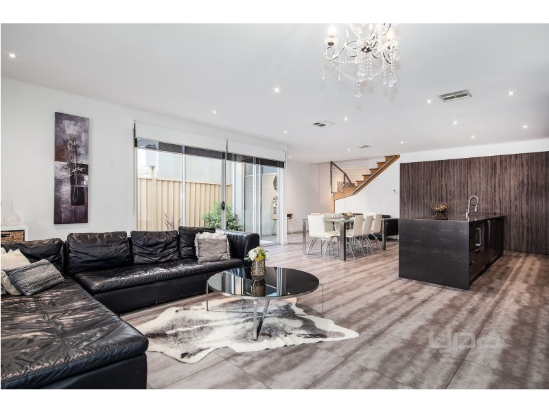 7 Monckton Place, Caroline Springs VIC 3023