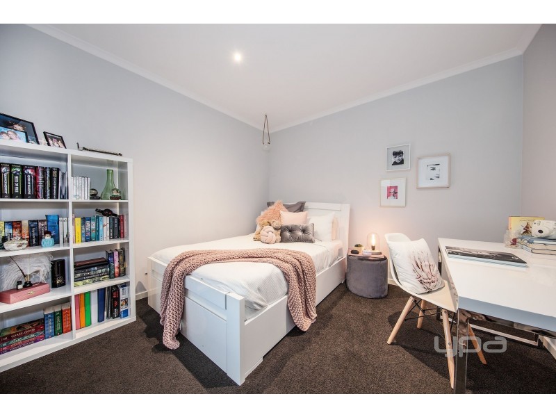 7 Monckton Place, Caroline Springs VIC 3023