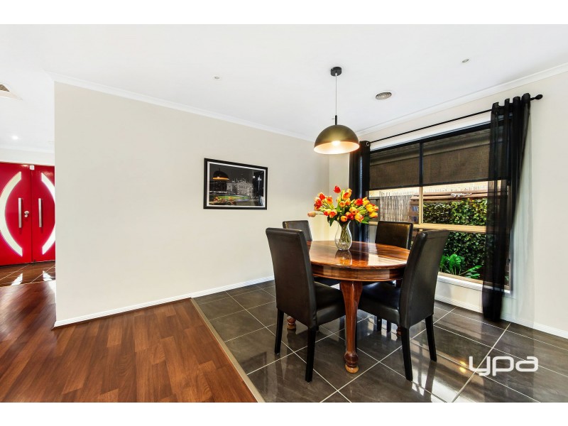 36 Heysen Parkway, Caroline Springs VIC 3023