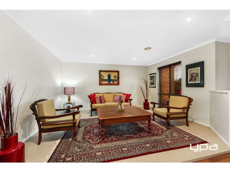 36 Heysen Parkway, Caroline Springs VIC 3023