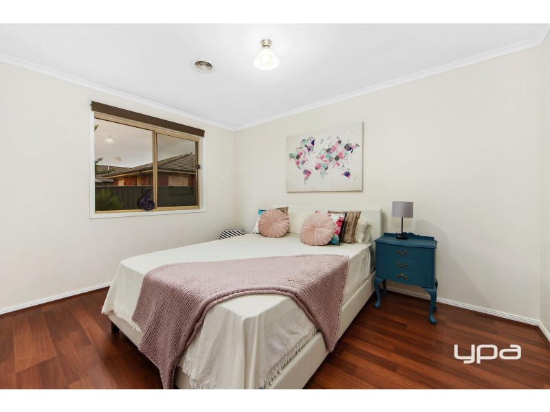 36 Heysen Parkway, Caroline Springs VIC 3023