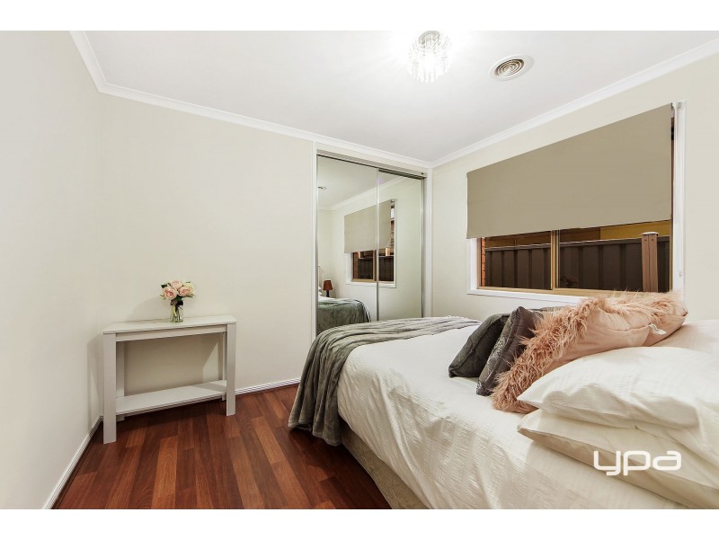 36 Heysen Parkway, Caroline Springs VIC 3023