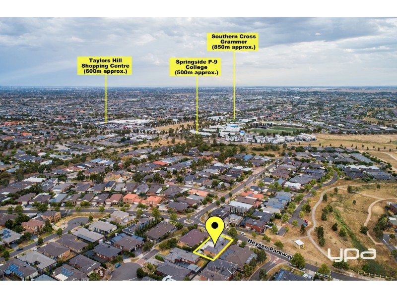36 Heysen Parkway, Caroline Springs VIC 3023