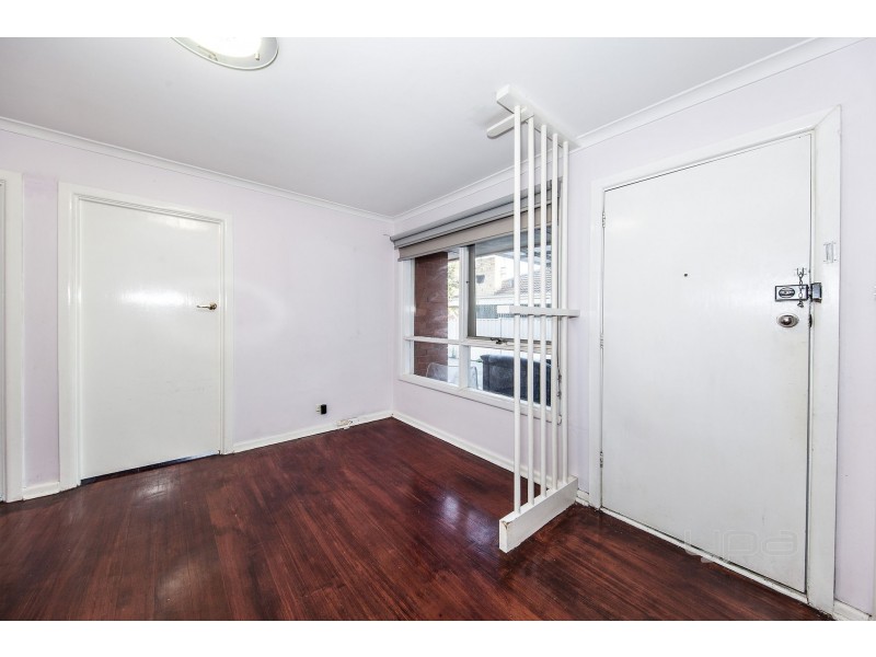 15 Douglas Avenue, St Albans VIC 3021