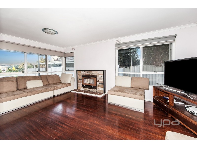15 Douglas Avenue, St Albans VIC 3021