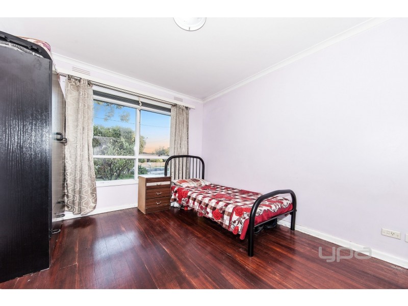 15 Douglas Avenue, St Albans VIC 3021