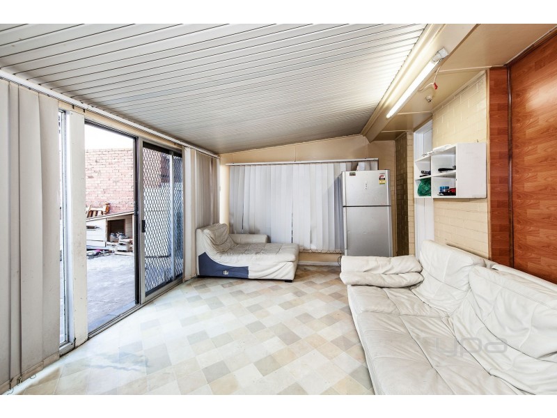 15 Douglas Avenue, St Albans VIC 3021