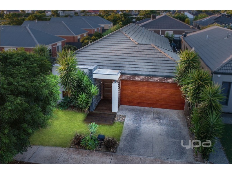 21 Streeton Avenue, Caroline Springs VIC 3023