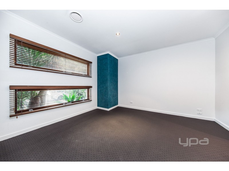 21 Streeton Avenue, Caroline Springs VIC 3023