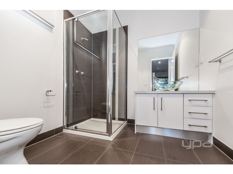 21 Streeton Avenue, Caroline Springs VIC 3023