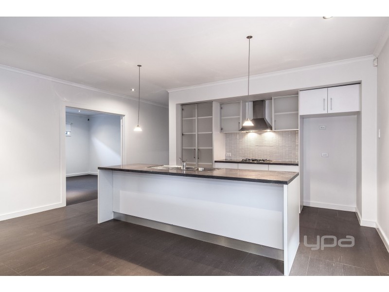 21 Streeton Avenue, Caroline Springs VIC 3023