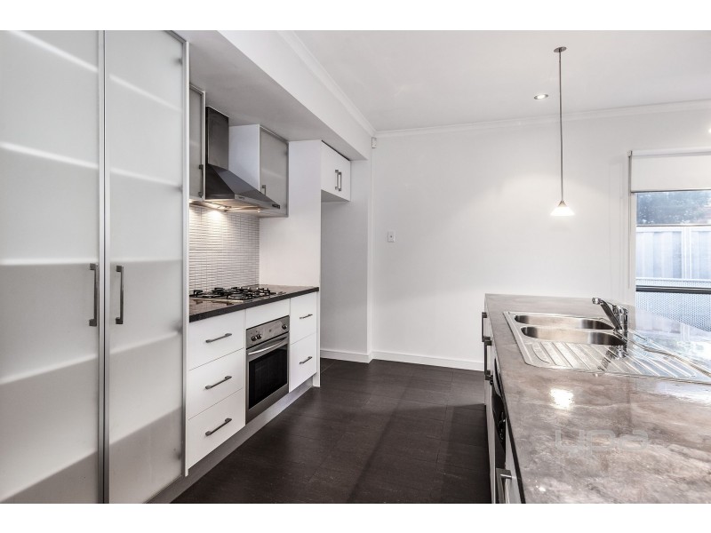 21 Streeton Avenue, Caroline Springs VIC 3023