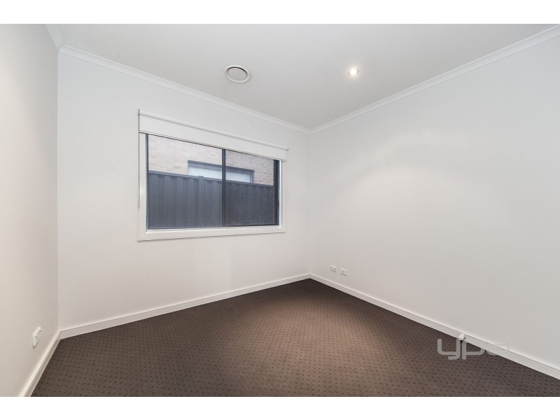 21 Streeton Avenue, Caroline Springs VIC 3023