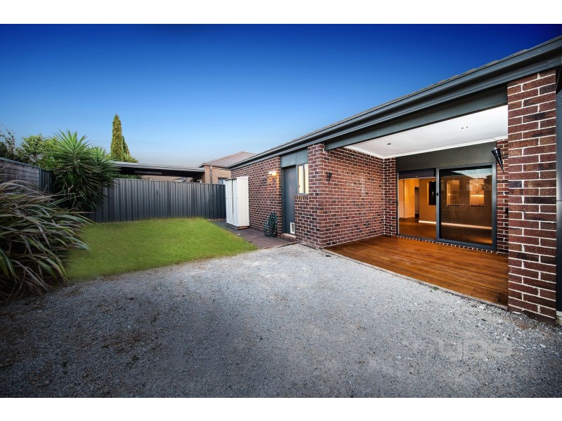 21 Streeton Avenue, Caroline Springs VIC 3023
