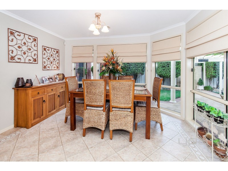 35 Victoria Way, Caroline Springs VIC 3023