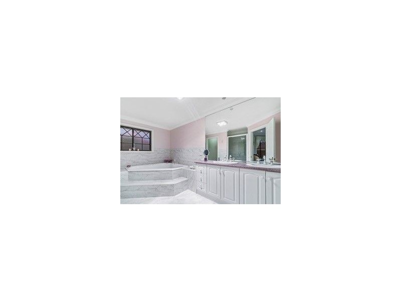 3 Morea Close, Caroline Springs VIC 3023