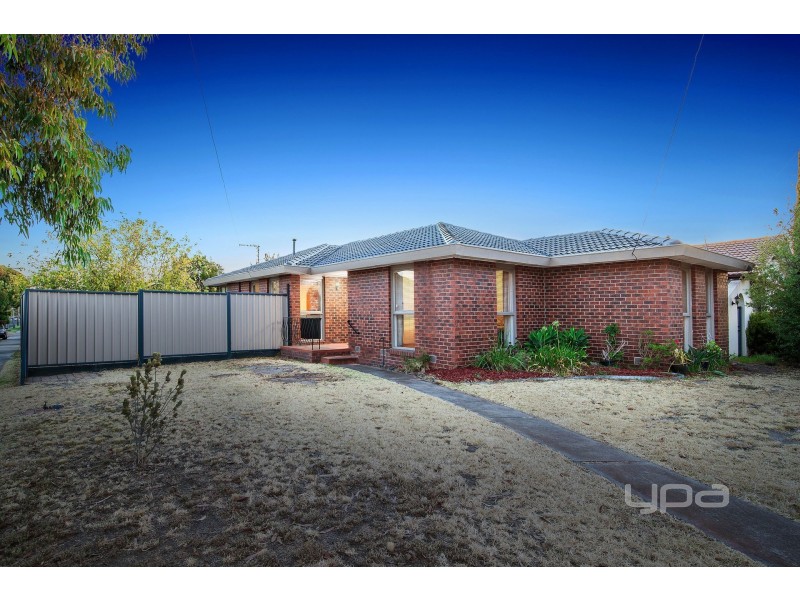 1 Meadowbank Court, Kings Park VIC 3021