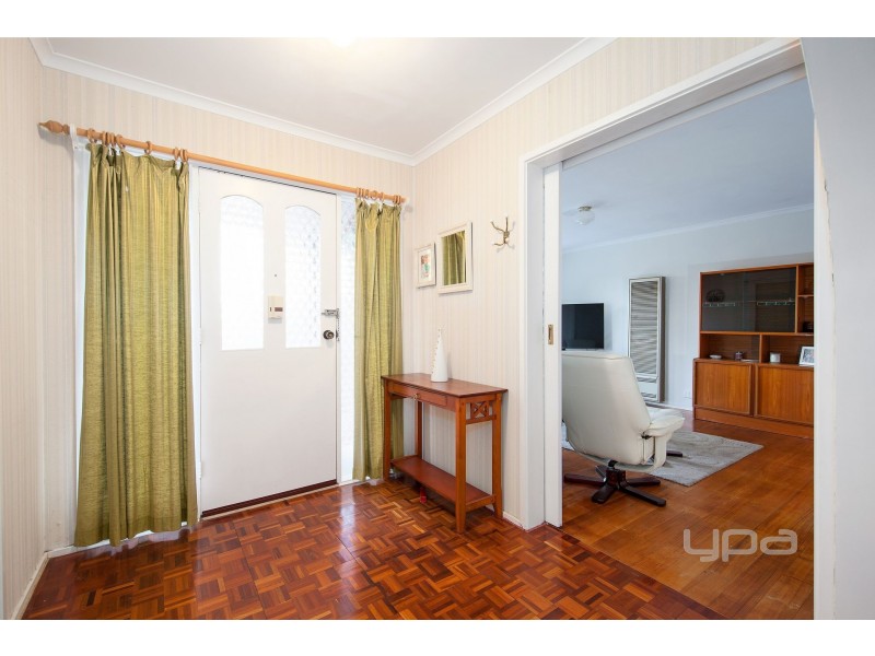 1 Meadowbank Court, Kings Park VIC 3021