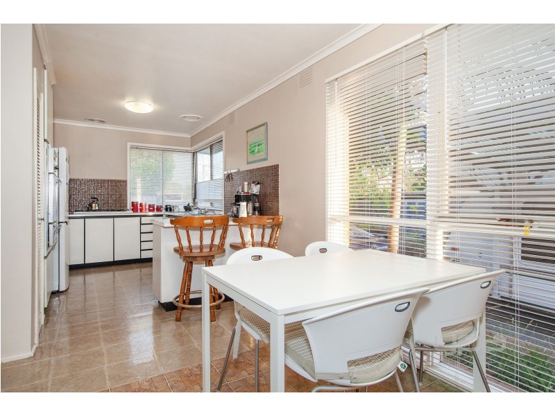 1 Meadowbank Court, Kings Park VIC 3021