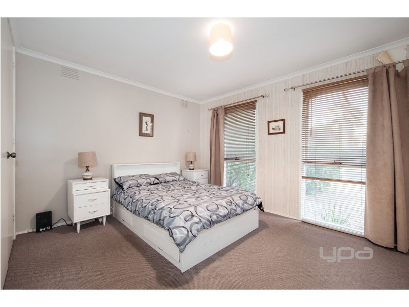 1 Meadowbank Court, Kings Park VIC 3021