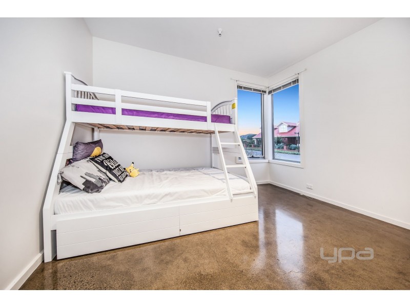 6 Oak Grove, Caroline Springs VIC 3023