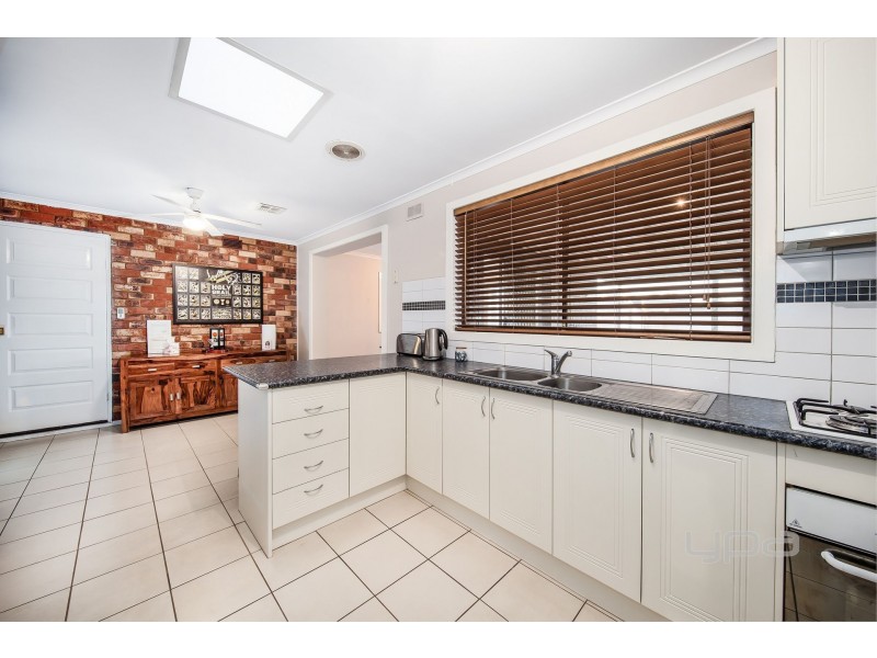 21 Tarlee Drive, Albanvale VIC 3021