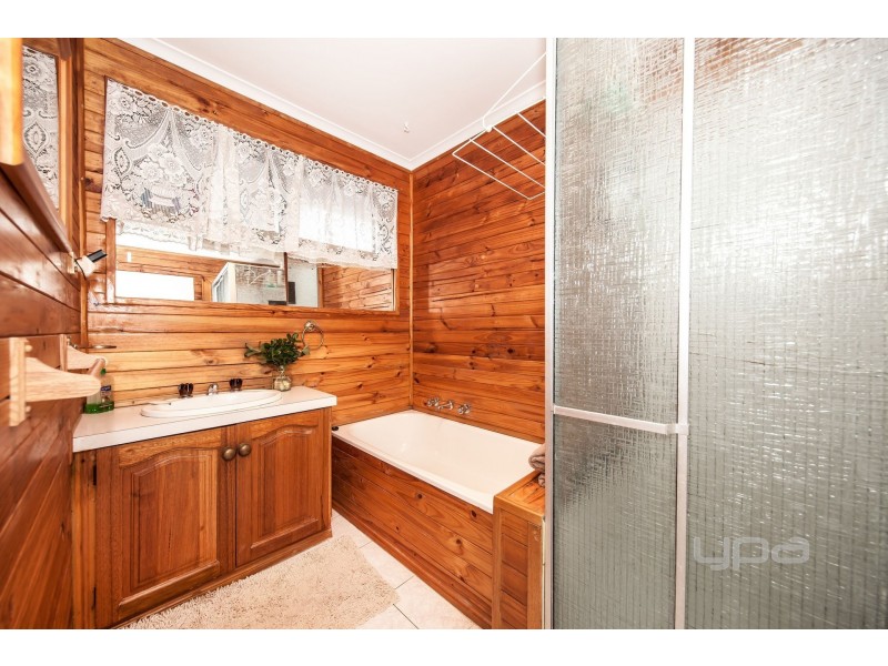 21 Tarlee Drive, Albanvale VIC 3021