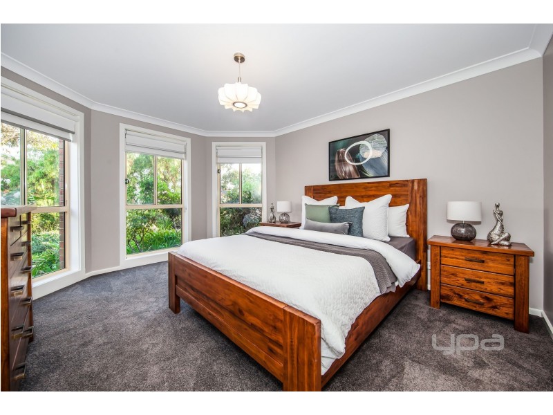 17 Glenbrook Gardens, Brookfield VIC 3338
