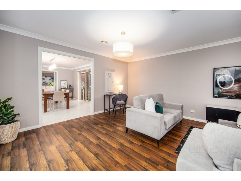 17 Glenbrook Gardens, Brookfield VIC 3338