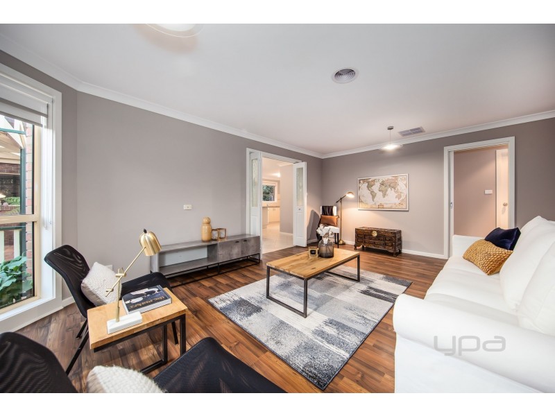 17 Glenbrook Gardens, Brookfield VIC 3338